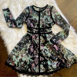 Fire Los Angeles - Lace fess with velvet trim - Size M